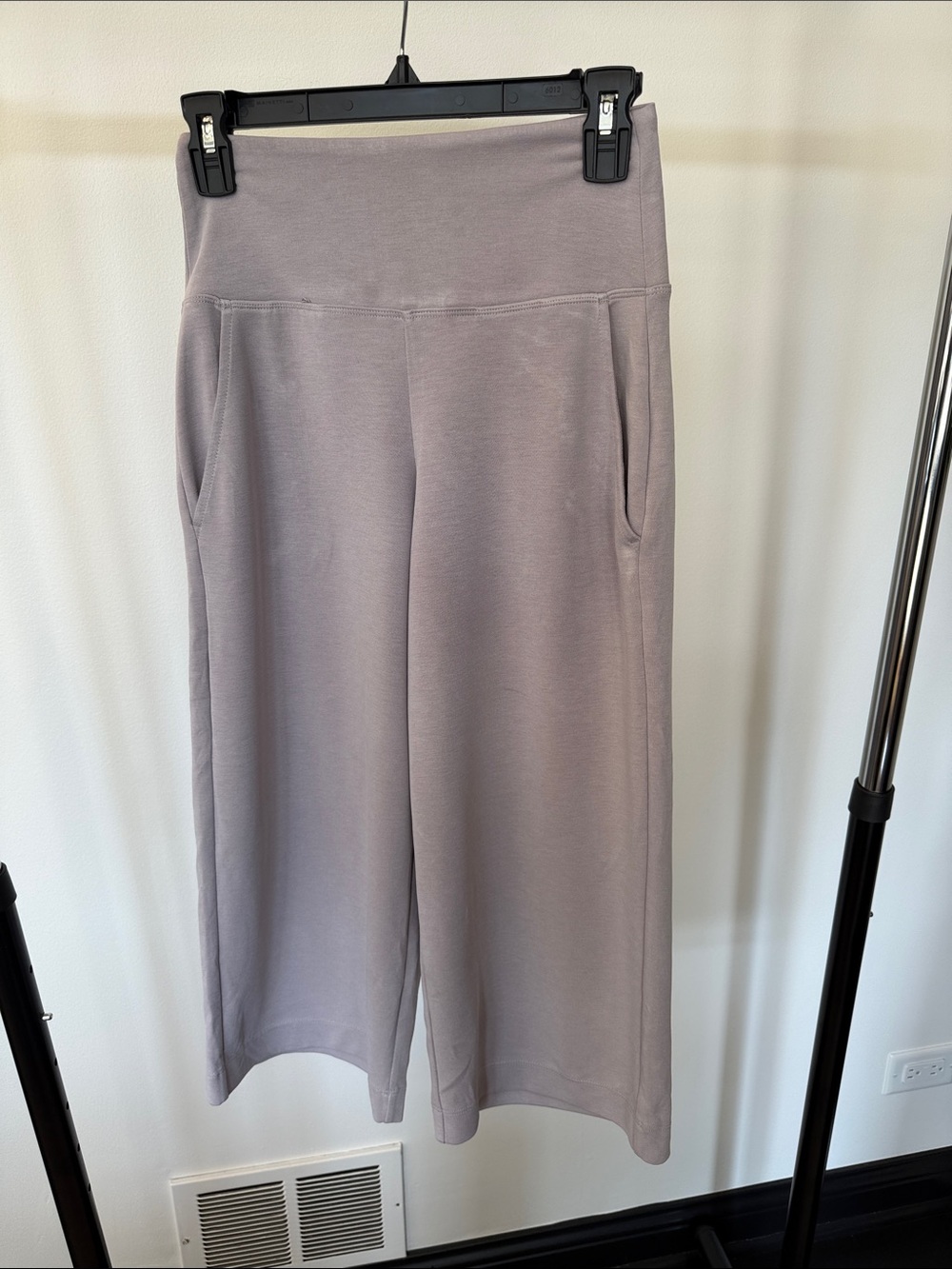 Athleta Cropped Wide-Leg seasoft Pull-On Pants in Light Lavender